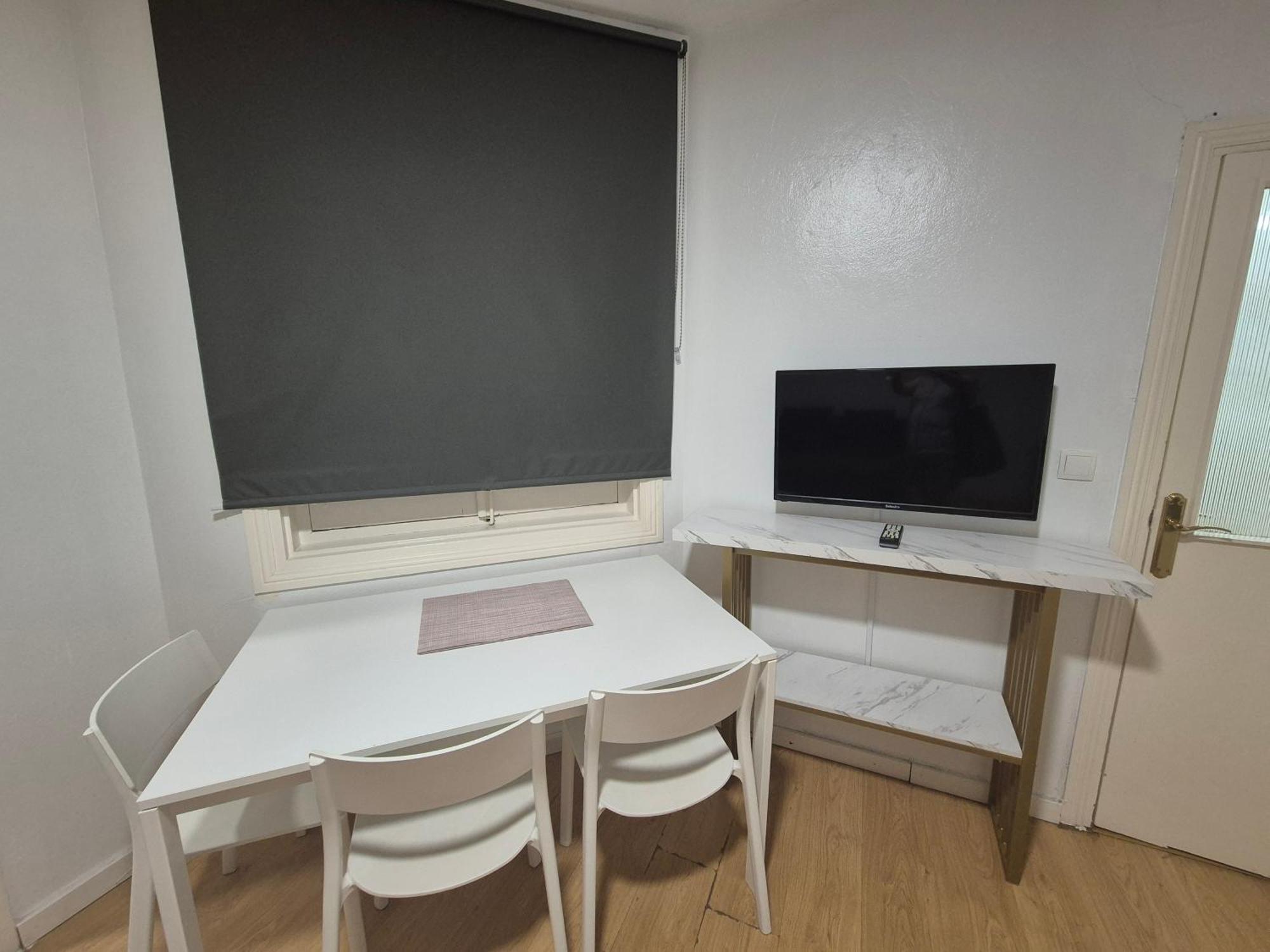 Estudio 504 M-15 Madrid Exteriör bild