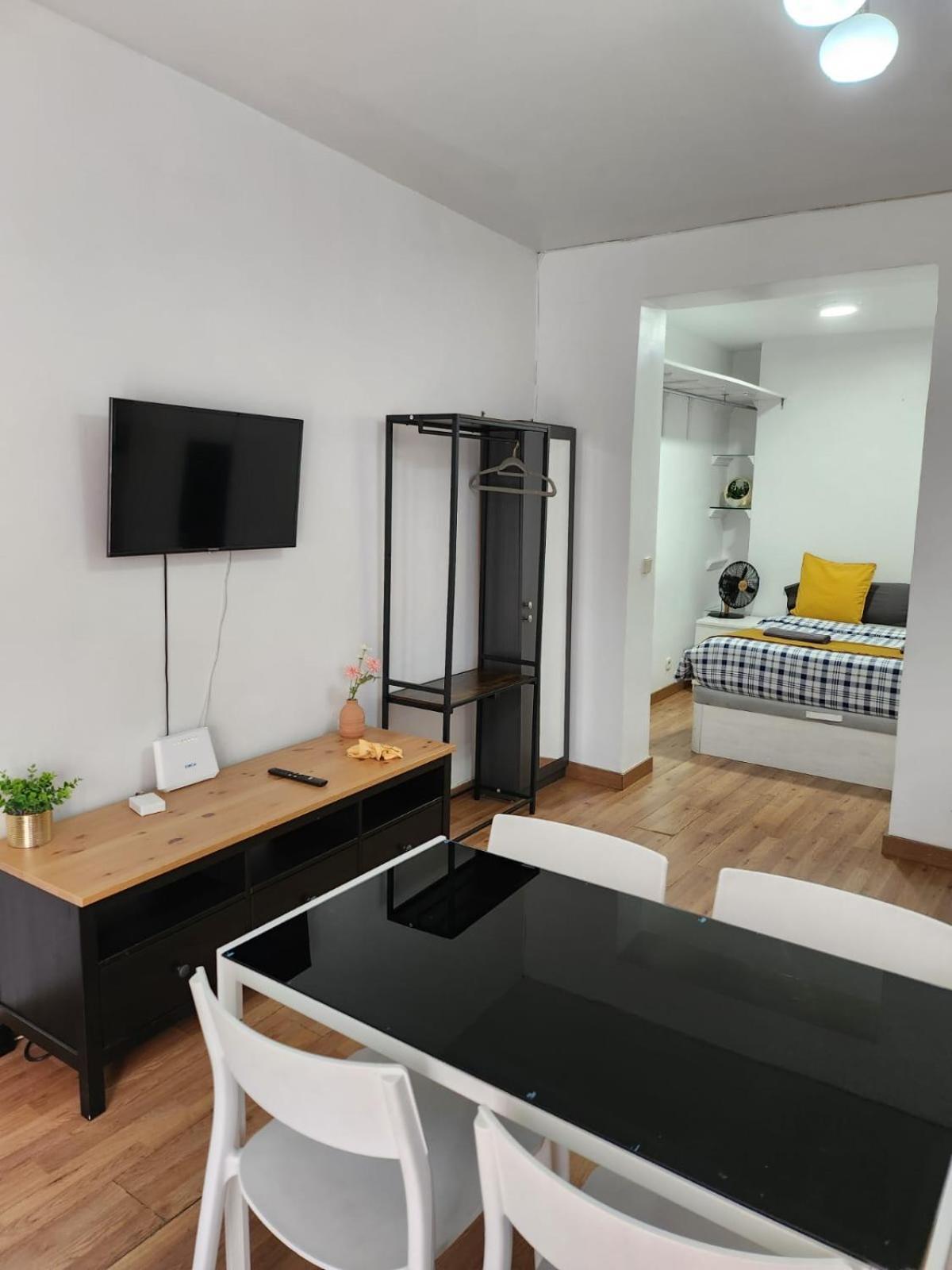 Estudio 504 M-15 Madrid Exteriör bild