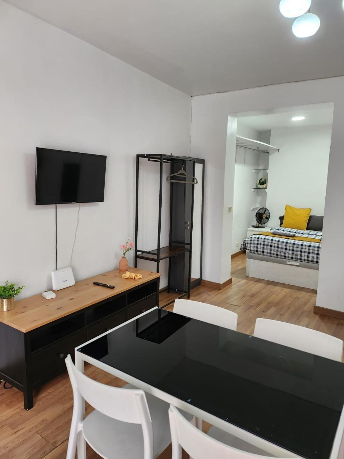 Estudio 504 M-15 Madrid Exteriör bild